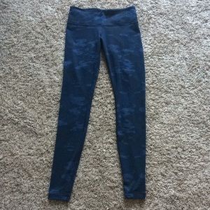 Blue camo Lululemon leggings